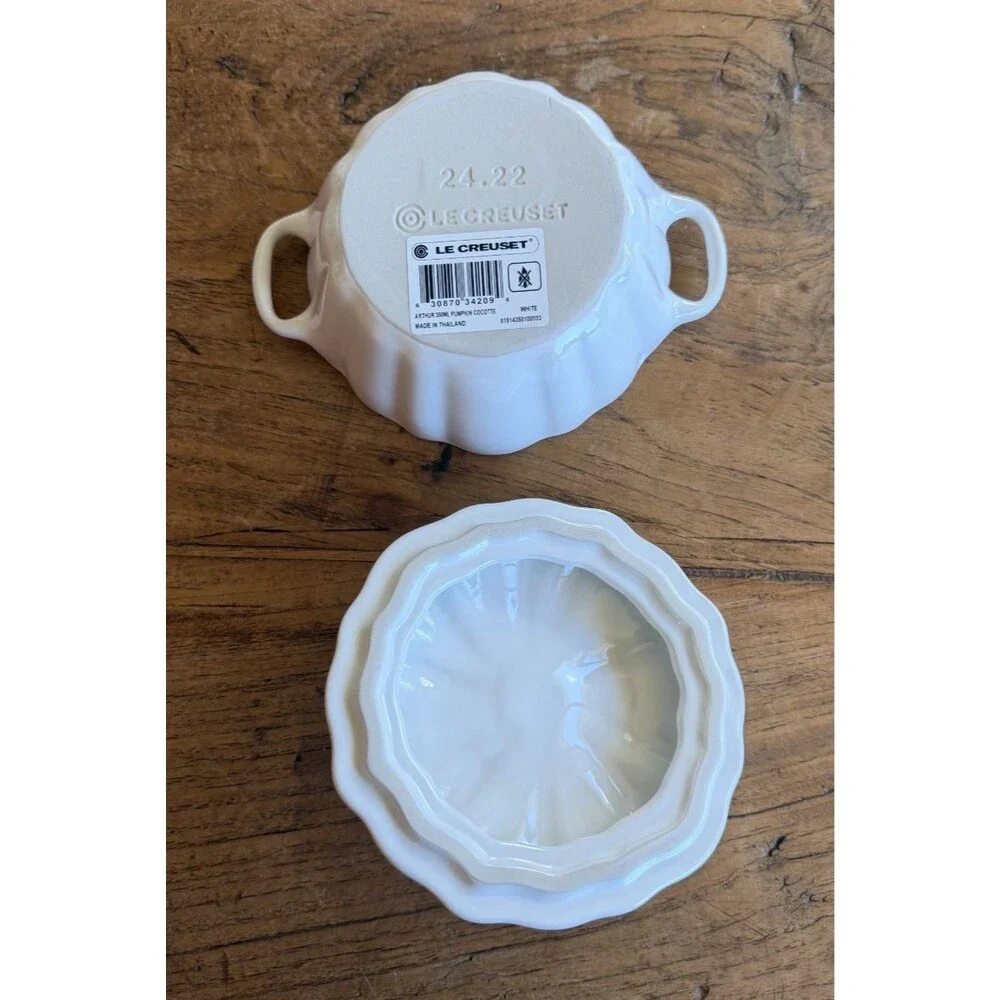 Le Creuset Stoneware Figural Pumpkin Mini Cocotte 12 oz 350 ml White NEW NIB